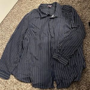 Roaman’s women’s button up plus size shirt - 24W